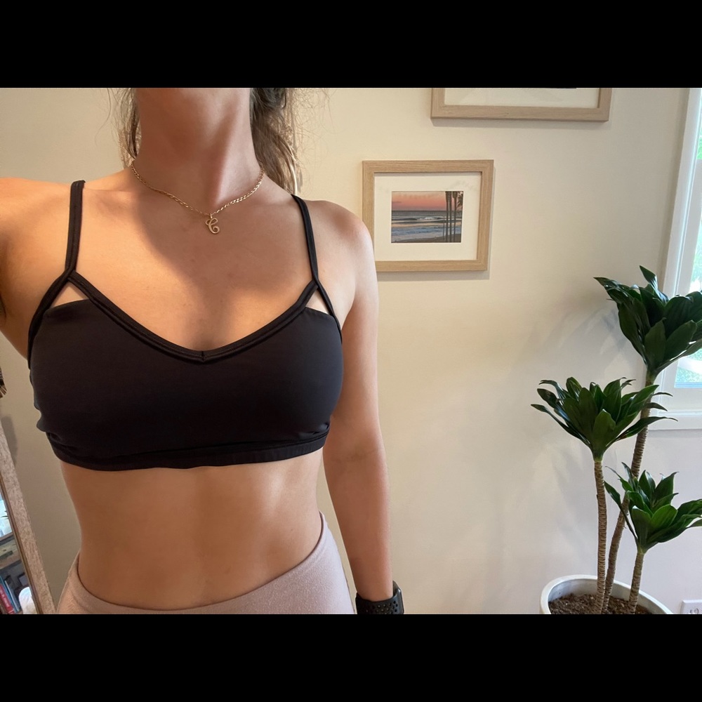 Lululemon sports bra